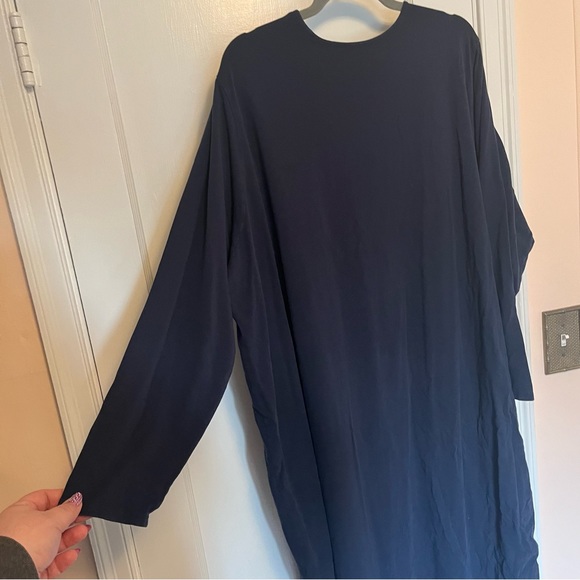 Universal Standard Long Sleeve Geneva Dress - Picture 4 of 4